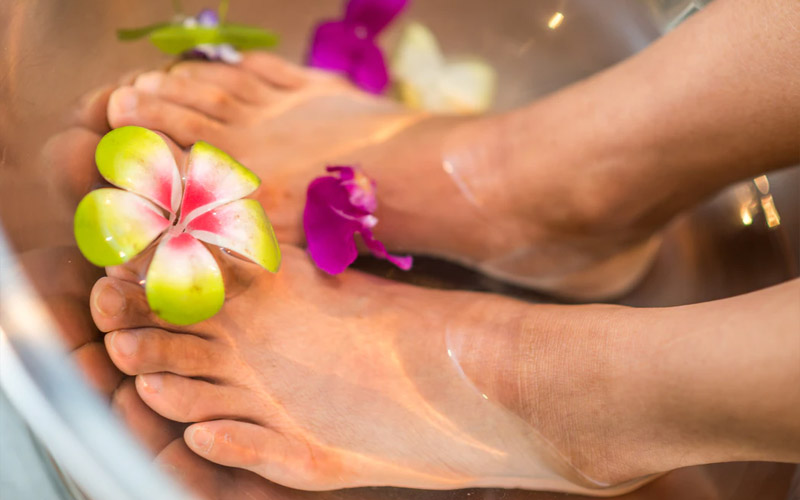 Here’s the Best Foot Soak Recipe for Every Condition