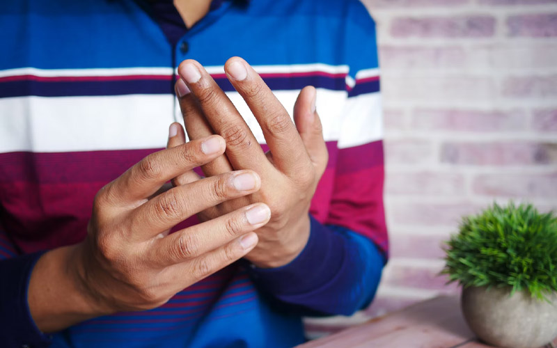 Get Checked for Cancer if You See This on Your Hands