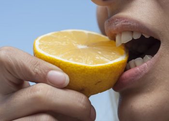 Never Put These Things in Your Mouth, Dentists Warn  