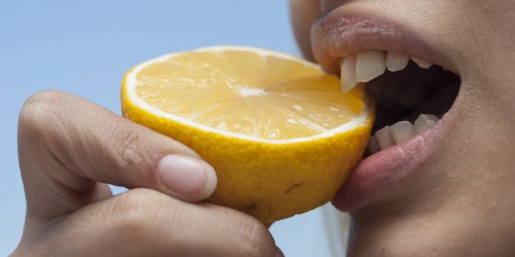 Never Put These Things in Your Mouth, Dentists Warn