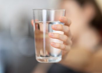 Is it Healthy to Drink a Glass of Water That’s Been Sitting Overnight