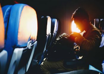 Never Wear these 10 Things When Flying