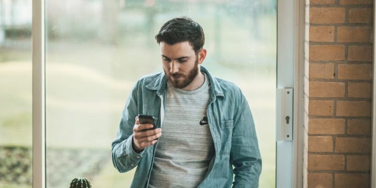 5 Telltale Signs You Have Become Addicted to Social Media 