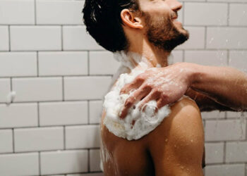 4 Reasons Why Health Experts Favor Body Wash Over Bar Soap