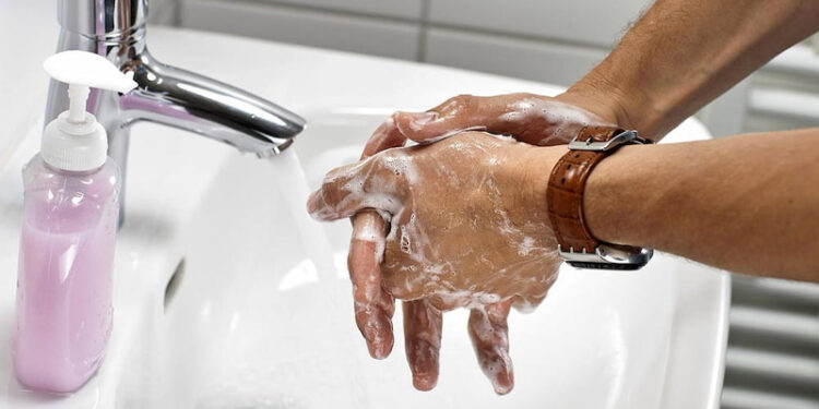 4 Hand Washing Mistakes You Need to Stop Doing Immediately! 