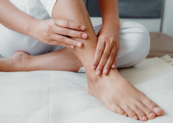 Clot Chronicles: 8 Signs Doctors Say You Must Know!