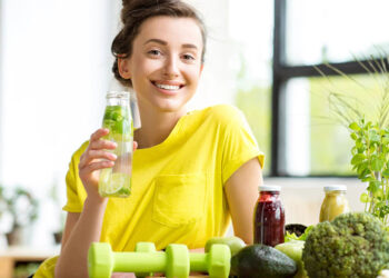 Get a Flat Tummy with This Magic Detox Water!