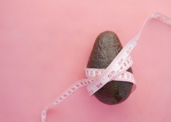 Slim Down Naturally_ Experts Share Top Weight Loss Tips!