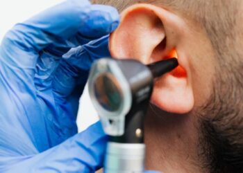 The Symptoms of a Live Spider in Your Ear Canal, According to Ear Doctors