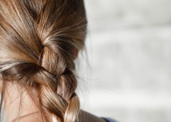 Flake-Free Hair_ 5 Natural Dandruff Fixes