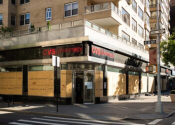 These Walgreens and CVS Locations Are Closing Down