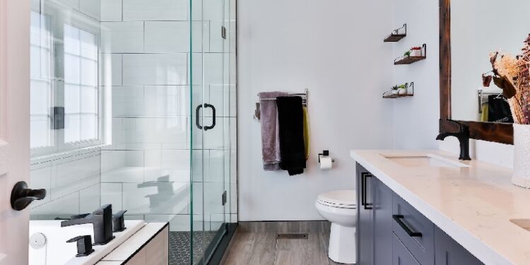 Top 10 Household Items You Should Never Keep in the Bathroom