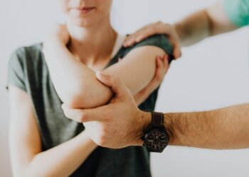 Rheumatology Experts Reveal the Most Prevalent Arthritis Indicator Most People Overlook