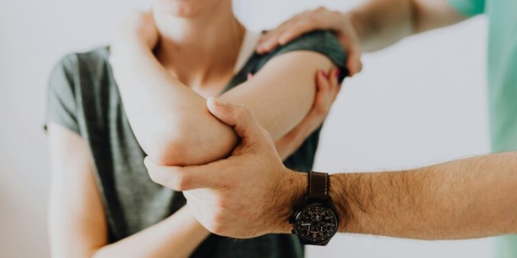 Rheumatology Experts Reveal the Most Prevalent Arthritis Indicator Most People Overlook