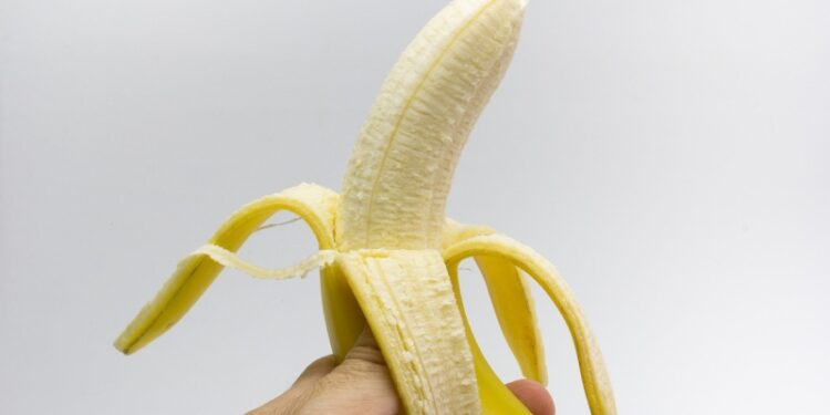 Eat a Banana Before Bedtime for These Outstanding Sleep Advantages