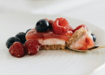 Why Nutrition Experts Suggest Having Dessert Before Dinner