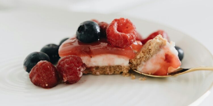 Why Nutrition Experts Suggest Having Dessert Before Dinner