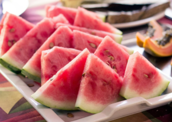 7 Reasons for Eating Water Melon Every Day