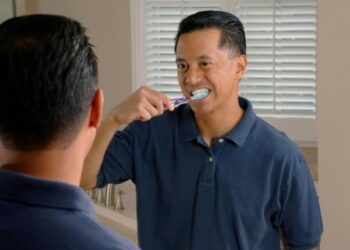 Rinsing After Brushing Your Teeth and Other Things That Are Ruining Your Dental Health