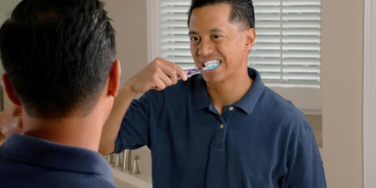 Rinsing After Brushing Your Teeth and Other Things That Are Ruining Your Dental Health