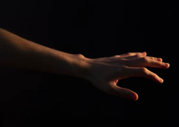 4 Ways Your Hands Can Reveal Kidney Problems