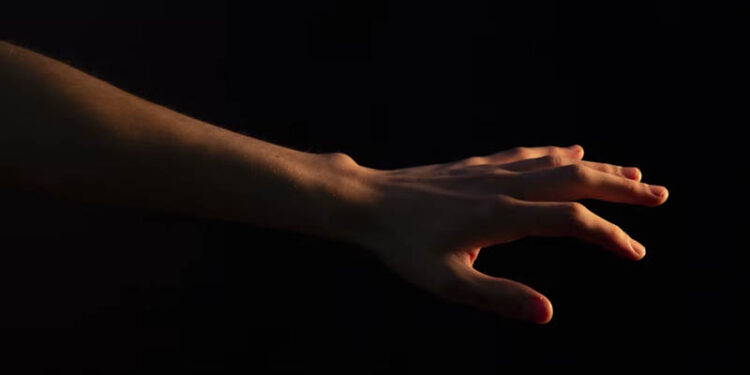 4 Ways Your Hands Can Reveal Kidney Problems