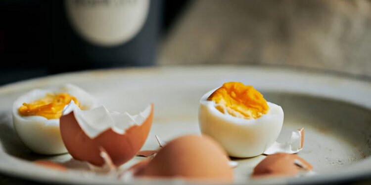 Never Eat a Hard-Boiled Egg If You Notice This